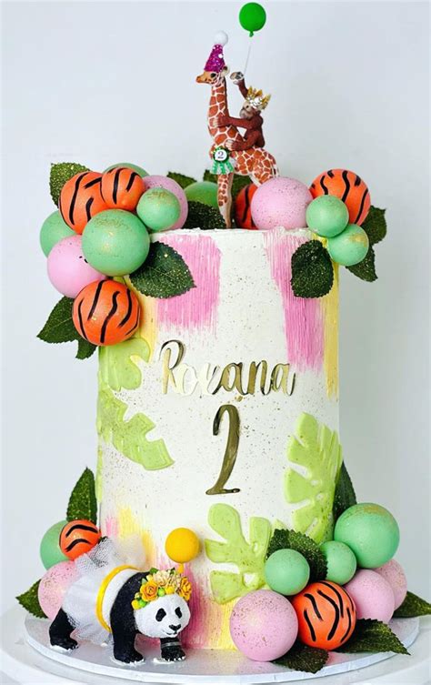 31 Two Wild Birthday Cake Ideas : Jungle Theme Topped with Giraffe and Monkey