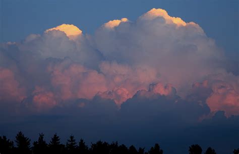 Spectacular Cumulus clouds at Sunset | taken this evening Ju… | Flickr