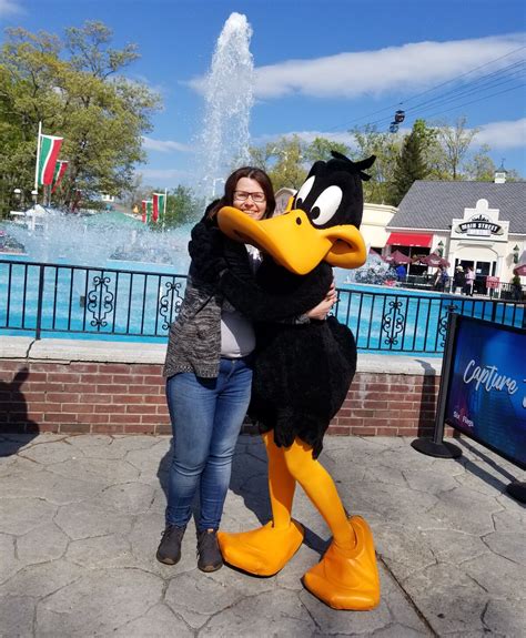 Daffy Duck | Six Flags Wiki | Fandom