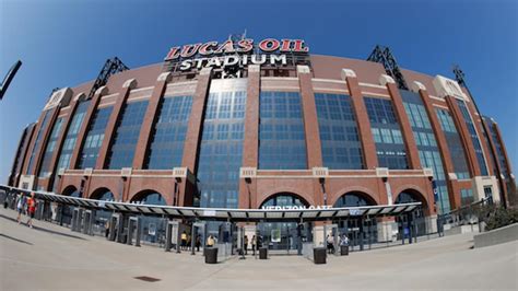 Lucas Oil Stadium Roof, Window Closed For #HOUvsIND