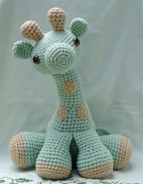 large amigurumi giraffe by TheArtisansNook on DeviantArt