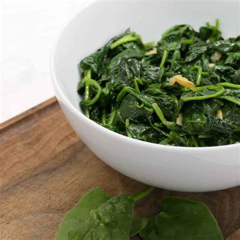 Simple Wilted Spinach with Garlic Recipe