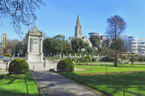 Bournemouth Gardens | Dorset, Bournemouth, Sidewalk