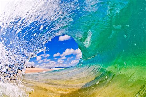 Hawaii's spectacular ocean waves – in pictures | World news | The Guardian