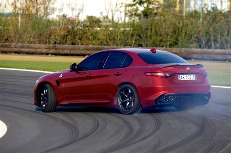 2016 Alfa Romeo Giulia Quadrifoglio Review - photos | CarAdvice