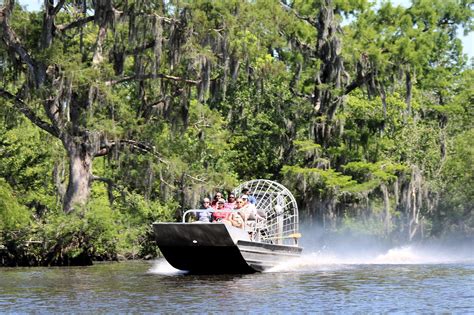 Small or Large airboat swamp tour? - Swamp Tours New Orleans