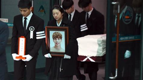 Íconos del K-Pop despiden a Kim Jong-Hyun en funeral