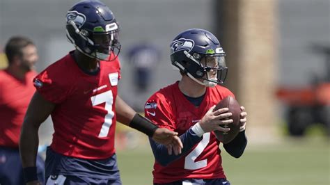 Golden Tate: Seahawks' 2022 season will 'come down to quarterback play'