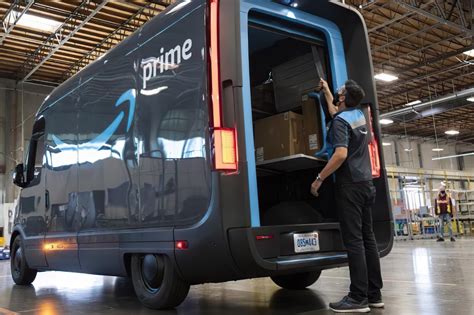 Rivian, Amazon Expanding Electric Delivery Van Testing - The Detroit Bureau