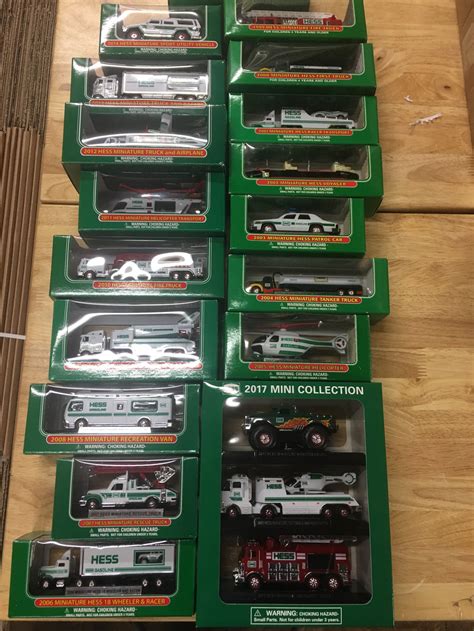 Hess 1998-2017 complete et collection of miniatures trucks 20 trucks ...