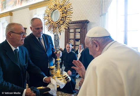 Pope Francis offers blessing for US bishops’ Eucharist initiative | Crux