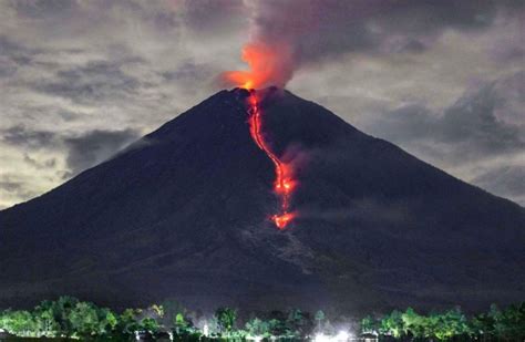 富士山そっくりなジャワ島の“スメル山”噴火 ️ 0119 | トヨタマヒメ富士日記