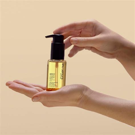 Shu Uemura Essence Absolue nourishing protective hair oil 50 ml | lyko.com