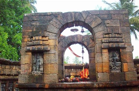 Journey is Life: Orissa - 64 Yogini temple, Hirapur