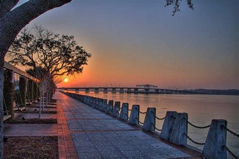 Henry C. Chambers Waterfront Park, Beaufort, South Carolina, USA ...