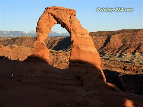 Sunset viewing at Delicate Arch - Wallpaper images