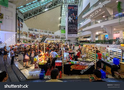 Makati Glorietta Shopping Mall On Sep Stock Photo 710808520 | Shutterstock