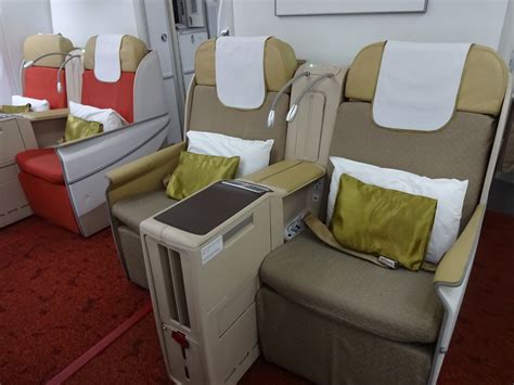 Air India Boeing 787-8 Business Class Cabin - Live from a Lounge