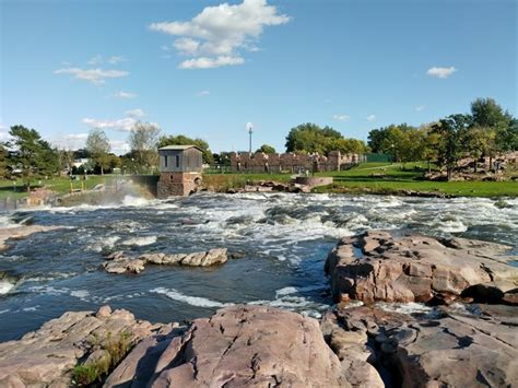 Top 5 things to do at Falls Park Sioux Falls