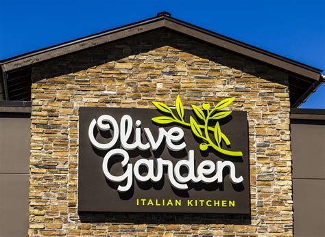 8 Secrets You Should Know About Olive Garden — Eat This Not That