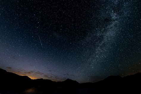 How to spot the 2023 Perseid meteor shower as it peaks this weekend ...