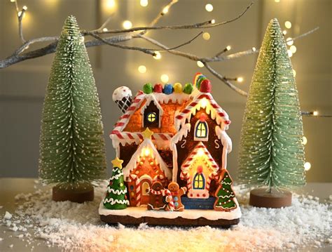 LED Gingerbread House Battery-Operated 18cm Christmas Lighting - South ...