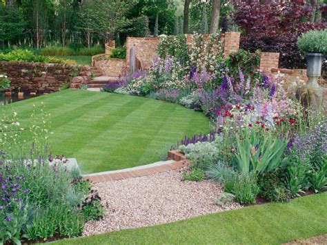 16 Simple But Beautiful Backyard Landscaping Design Ideas