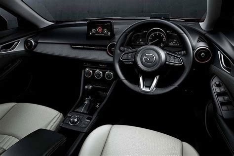 Gambar Mazda CX3 2024 - Lihat Foto Interior & Eksterior | Oto