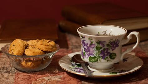 Biscuits and Tea – The Art of Indulgence