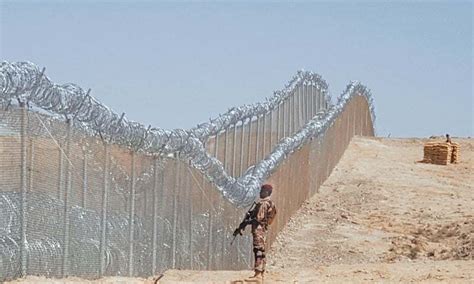 Pak-Afghan border fencing work reviewed - Pakistan - DAWN.COM