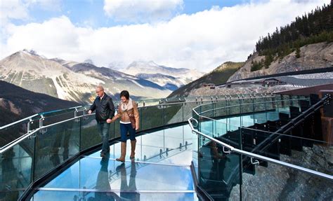 Columbia Icefield Skywalk: Cliff-edge Glass Walkway in Jasper National Park