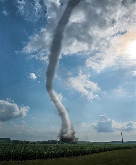 Final moments of an EF4 tornado on a seemingly beautiful day : r ...