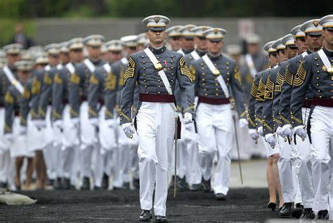 Obama talks leadership, military’s future in 2014 West Point graduation ...