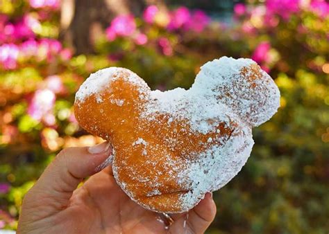 The Best Disneyland Snacks and Where To Find Them