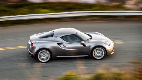 2018 Alfa Romeo 4C Review & Ratings | Edmunds