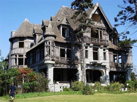 Carleton Villa, Thousand Islands, NY | Abandoned mansion for sale ...