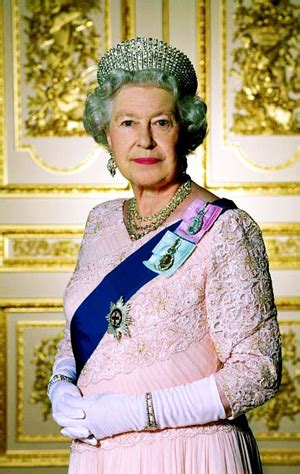 Official Diamond Jubilee portrait of Queen Elizabeth II - Queen ...