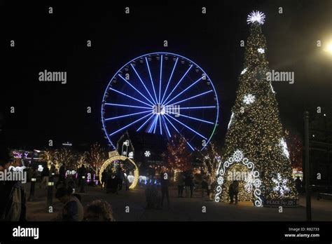 Ferris wheel in the Island of Pigeon Forge, TN Stock Photo - Alamy