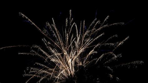 Learn How to Photograph 4th of July Fireworks in Under Three Minutes ...