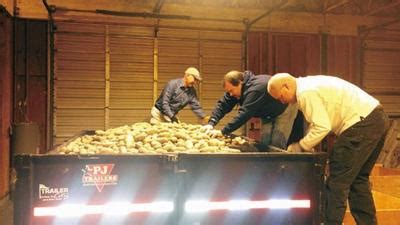 Cowlitz PUD employees give local food banks a major boost