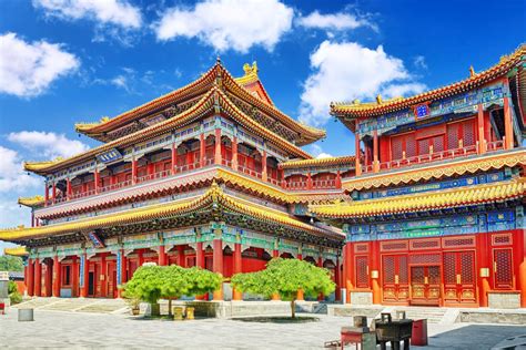 30 FAMOUS TEMPLES IN ASIA To Add To Your Bucket List