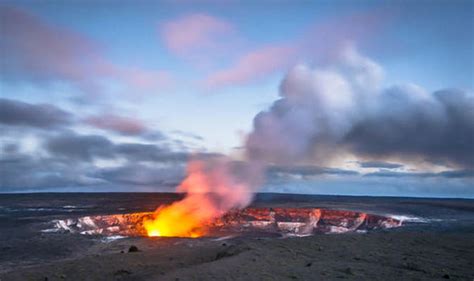 Kilauea volcano webcam: Watch Kilauea LIVE as volcano show signs of ...