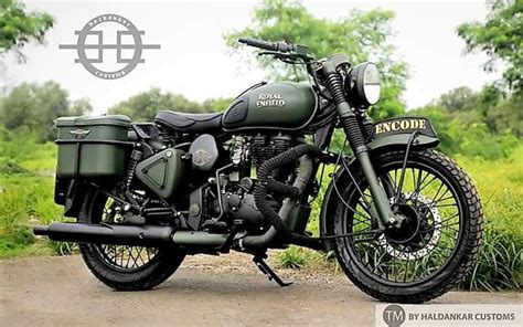 This Modified Royal Enfield Classic Looks Like A WW2-Era Machine