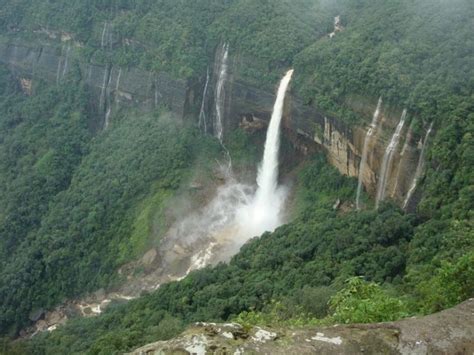 The 8 Best Serene Waterfalls in Meghalaya (HighestMost dangerous and..