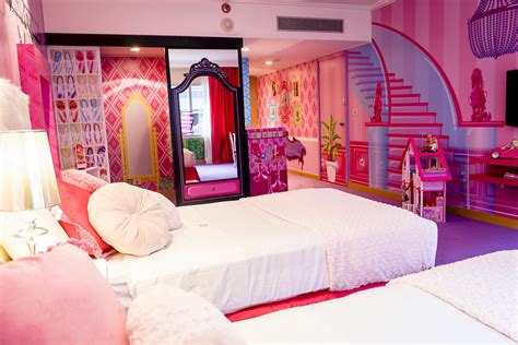 Bedroom Barbie Wallpapers - Free Bedroom Barbie Backgrounds ...