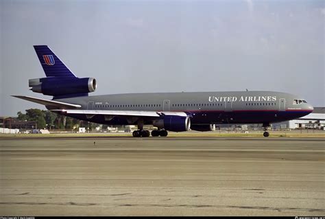 N1841U United Airlines McDonnell Douglas DC-10-10 Photo by Mark ...