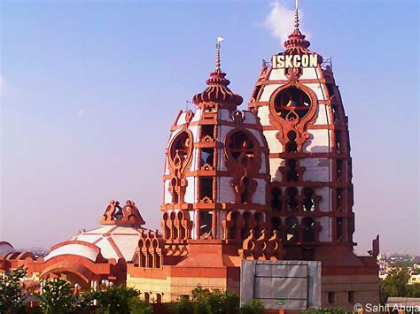 Iskcon Temple Delhi Guide | Timings, Poojas, History & Travel Tips