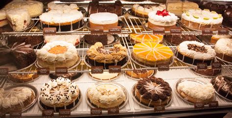 11 Thoughts you have when you go to the Cheesecake Factory