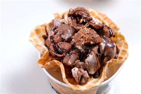 Ice Cream Chocolate Topping Stock Image - Image of freshness, cake ...