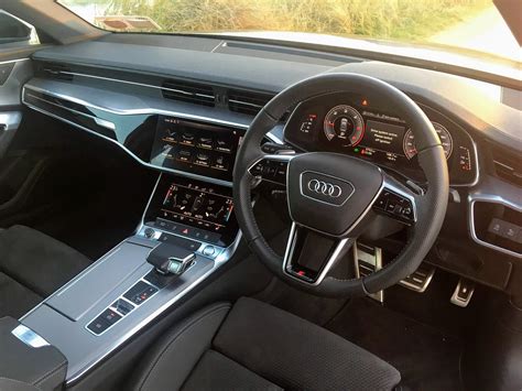 The interior of the new Audi A6 - Changing Lanes